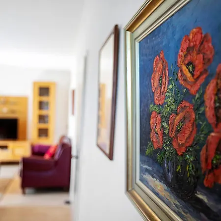 Apartment - Rote Koje Oben Dagebuell